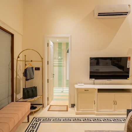 Elivaas 4 Bhk Villa With Pvt Pool & Jacuzzi-Yashgeet Siolim Exterior photo