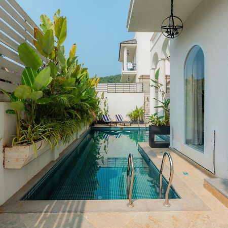 Elivaas 4 Bhk Villa With Pvt Pool & Jacuzzi-Yashgeet Siolim Exterior photo
