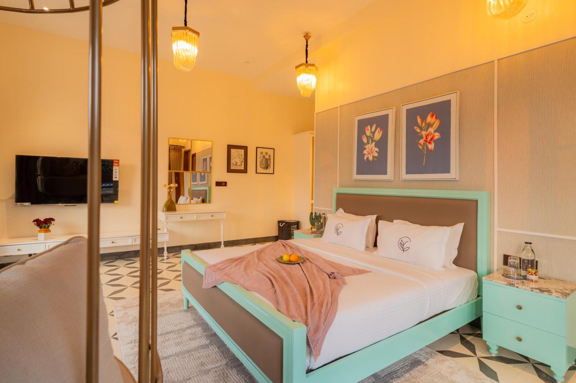Elivaas 4 Bhk Villa With Pvt Pool & Jacuzzi-Yashgeet Siolim Exterior photo