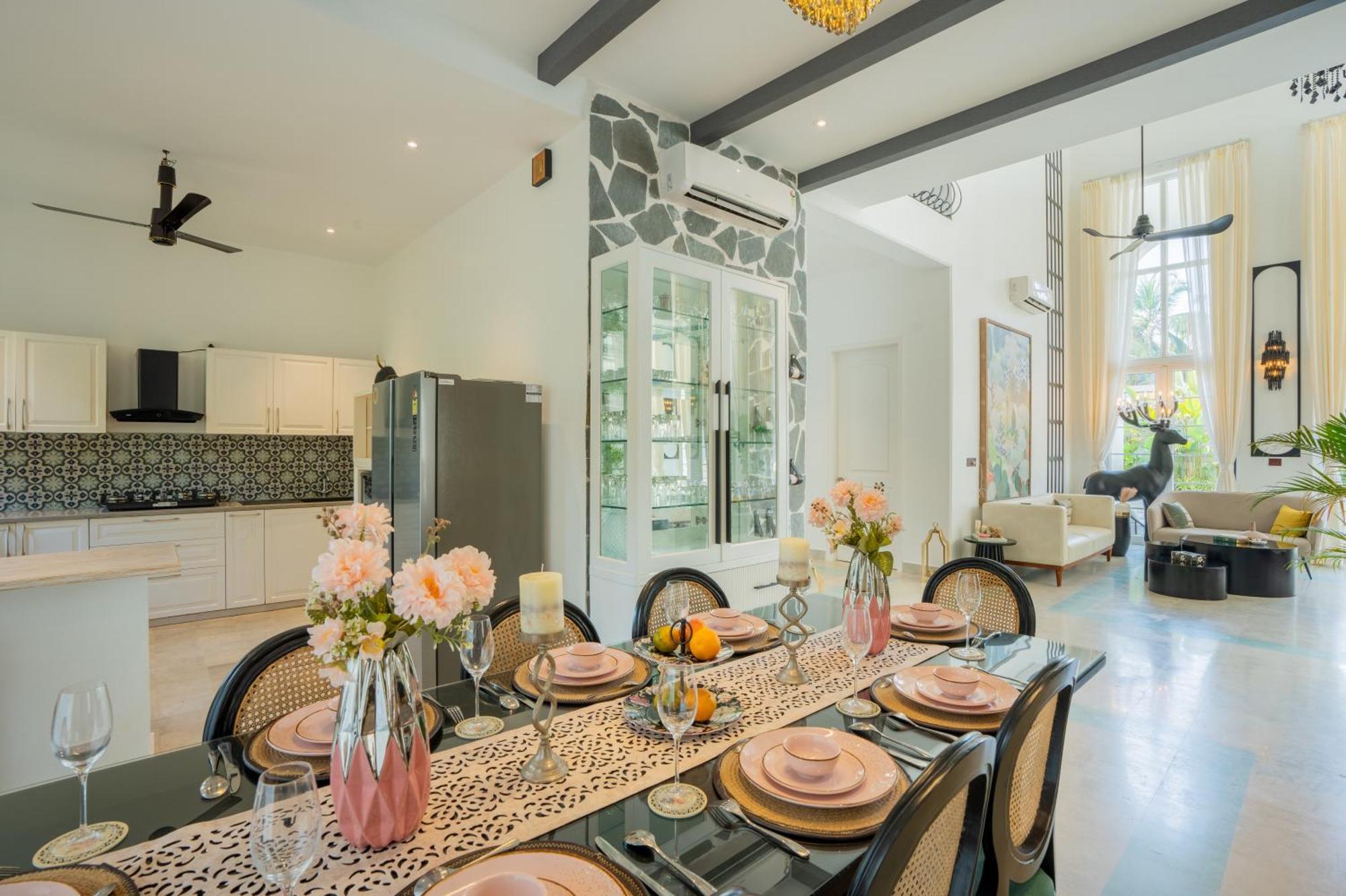 Elivaas 4 Bhk Villa With Pvt Pool & Jacuzzi-Yashgeet Siolim Exterior photo
