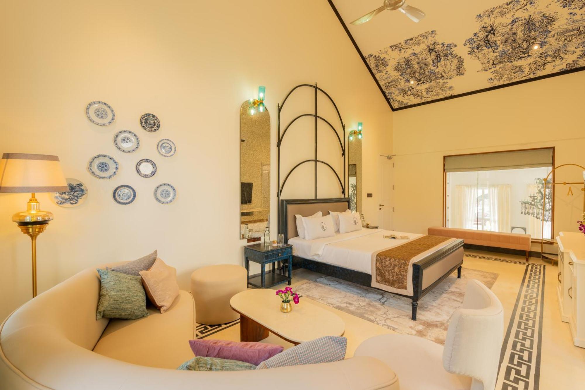 Elivaas 4 Bhk Villa With Pvt Pool & Jacuzzi-Yashgeet Siolim Exterior photo