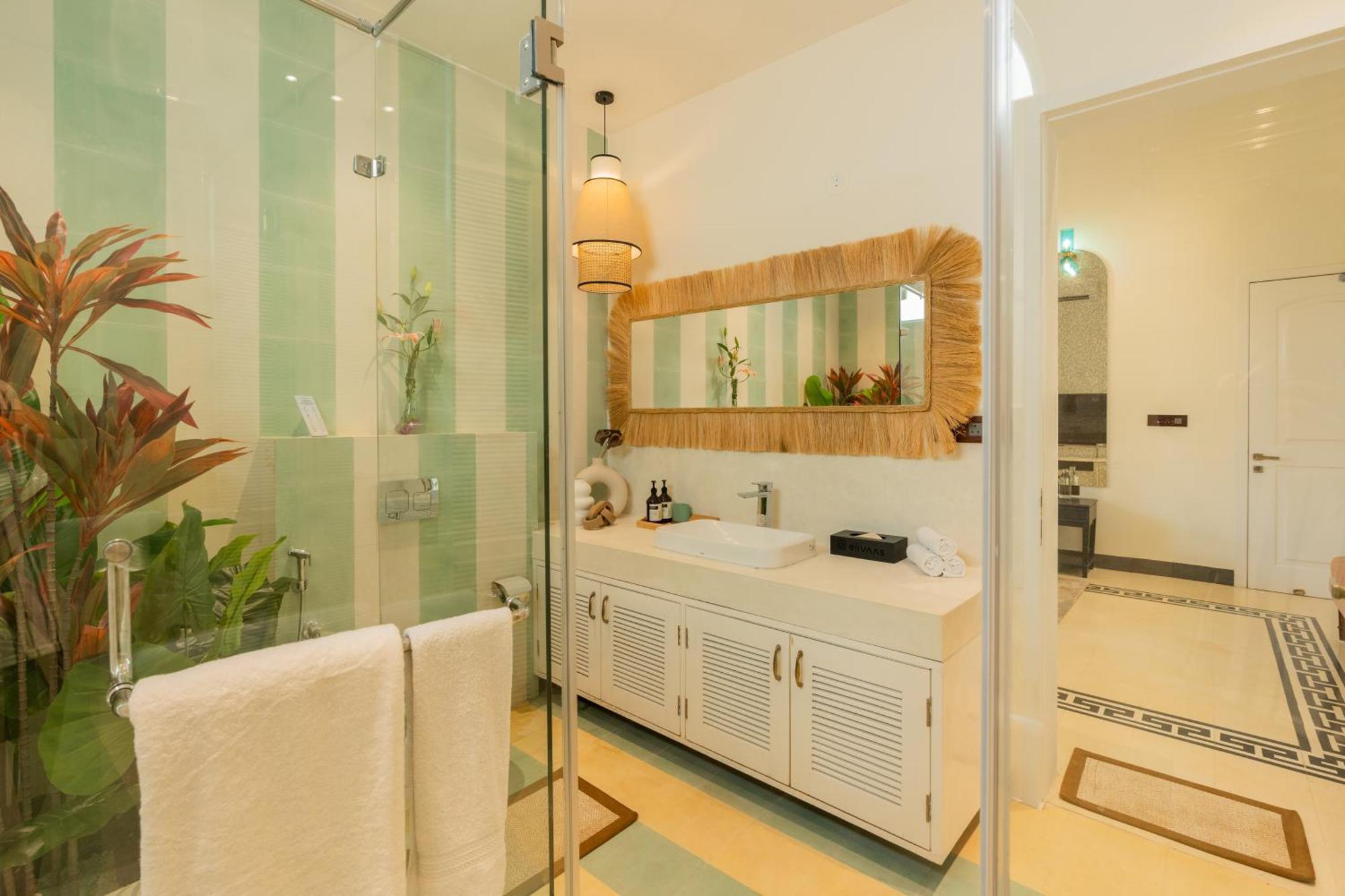 Elivaas 4 Bhk Villa With Pvt Pool & Jacuzzi-Yashgeet Siolim Exterior photo