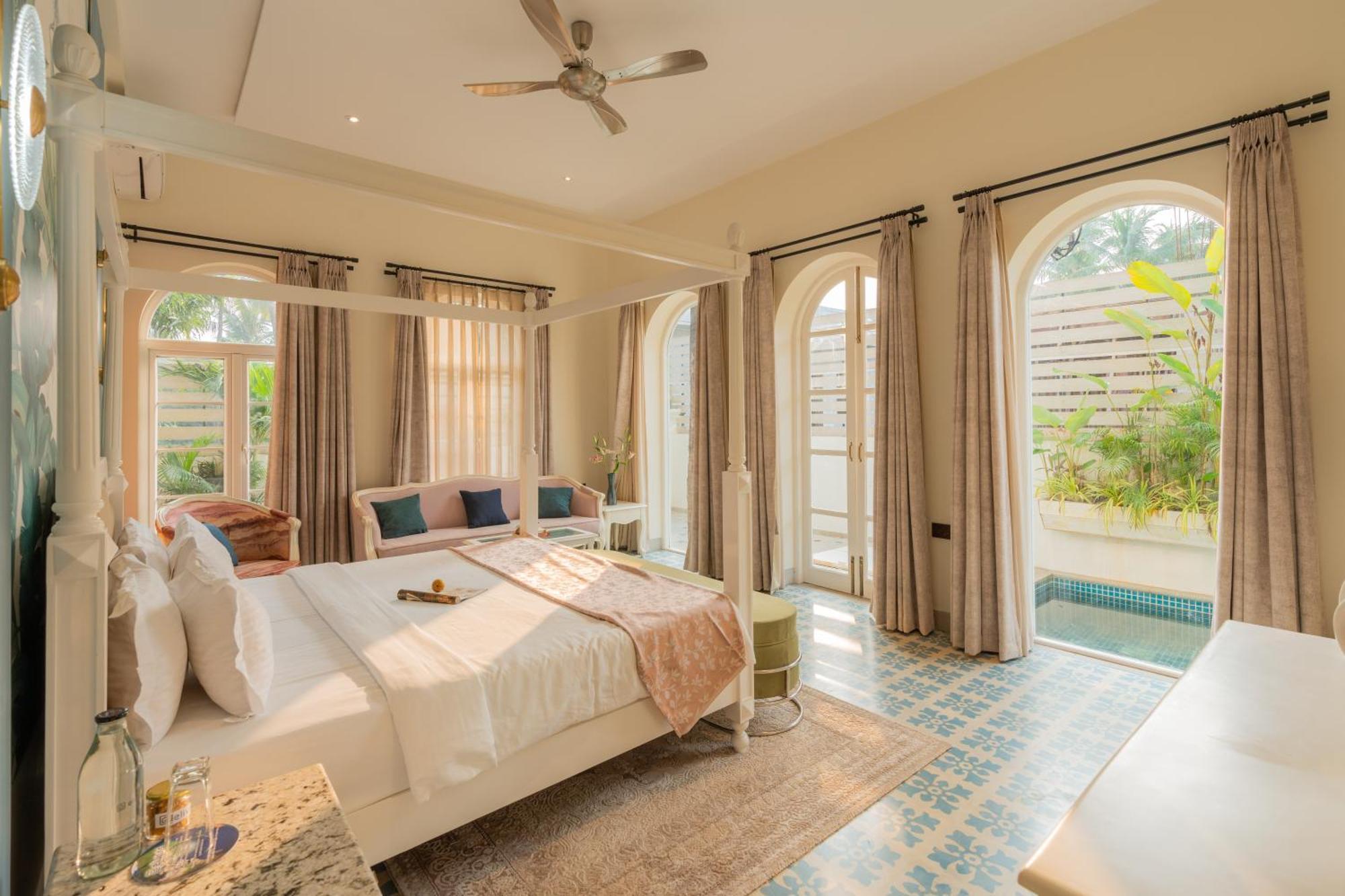 Elivaas 4 Bhk Villa With Pvt Pool & Jacuzzi-Yashgeet Siolim Exterior photo