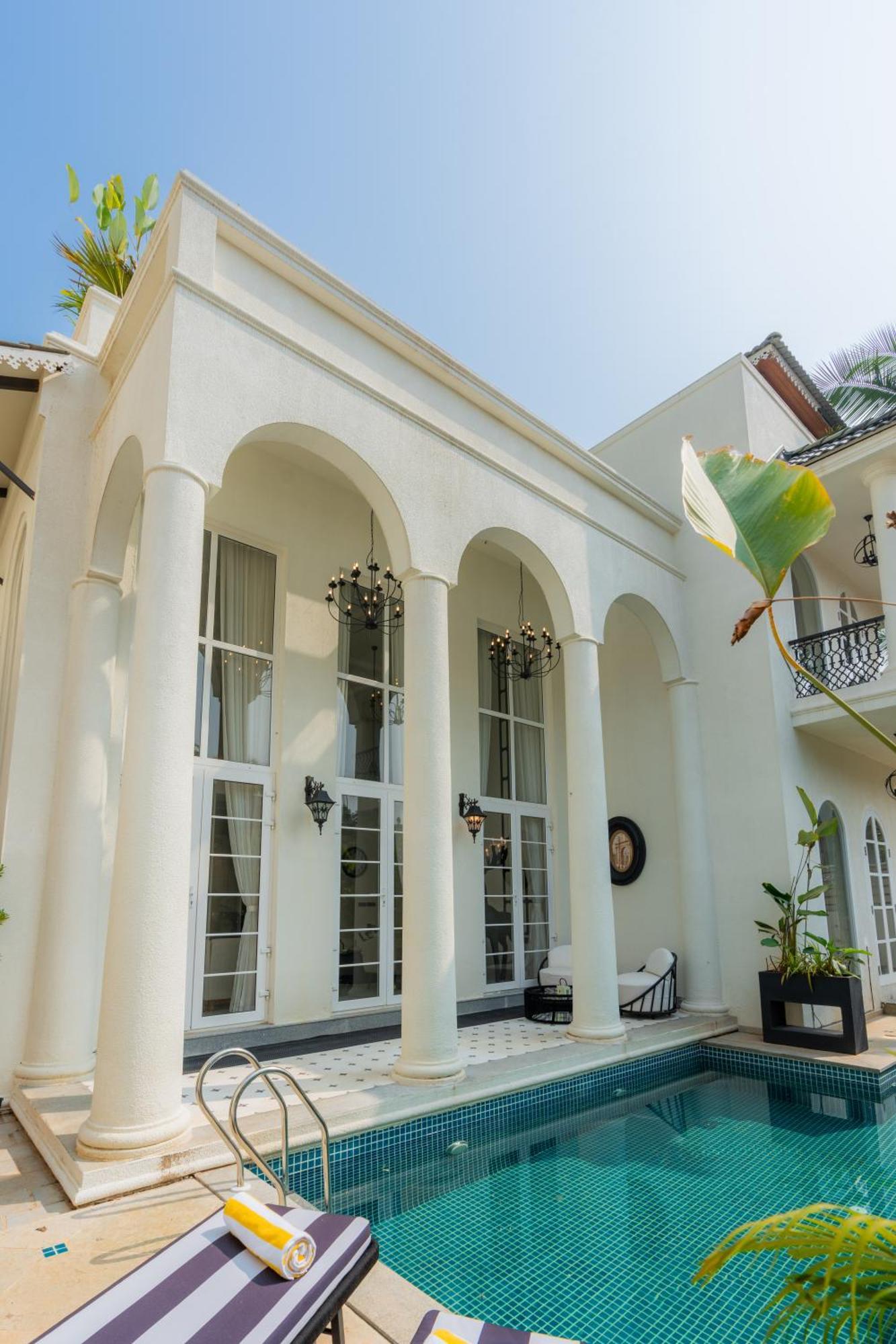 Elivaas 4 Bhk Villa With Pvt Pool & Jacuzzi-Yashgeet Siolim Exterior photo