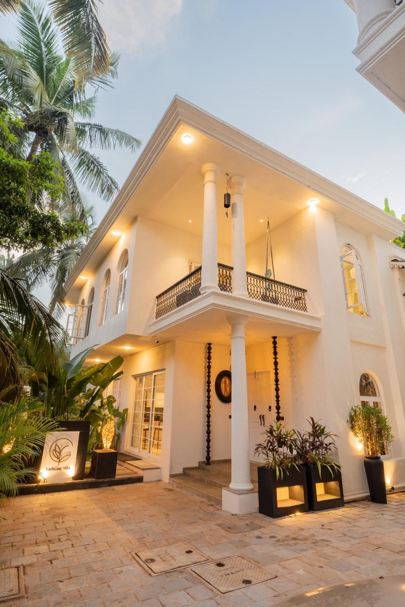 Elivaas 4 Bhk Villa With Pvt Pool & Jacuzzi-Yashgeet Siolim Exterior photo