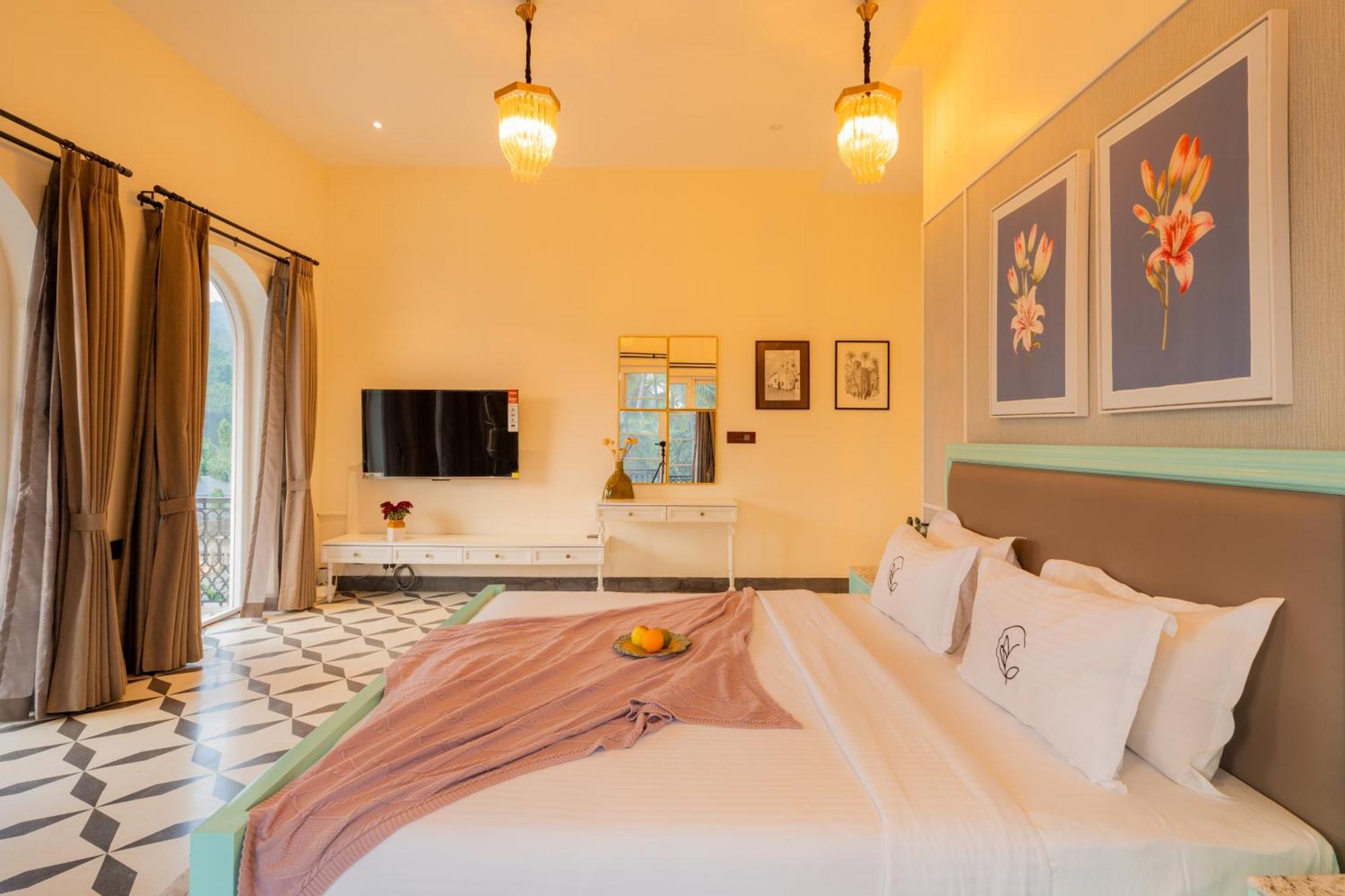 Elivaas 4 Bhk Villa With Pvt Pool & Jacuzzi-Yashgeet Siolim Exterior photo